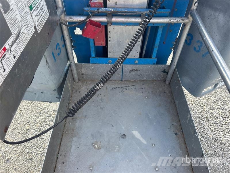 MEC Micro 19 Electric Scissor Lift Scissor lifts