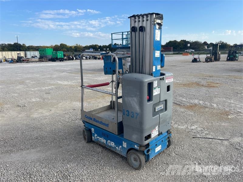 MEC Micro 19 Electric Scissor Lift Scissor lifts