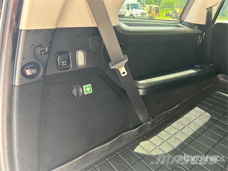 Mercedes-Benz GL 550 4WD SUV Automašīnas