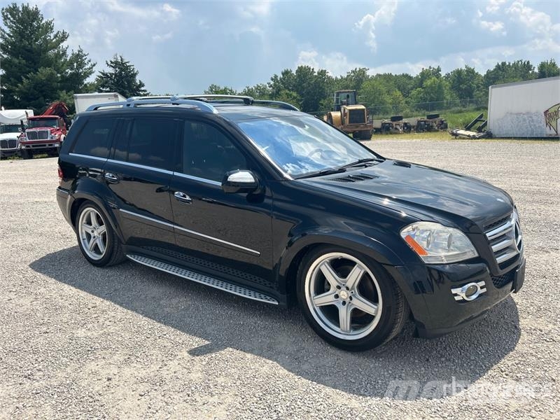 Mercedes-Benz GL 550 4WD SUV Automašīnas