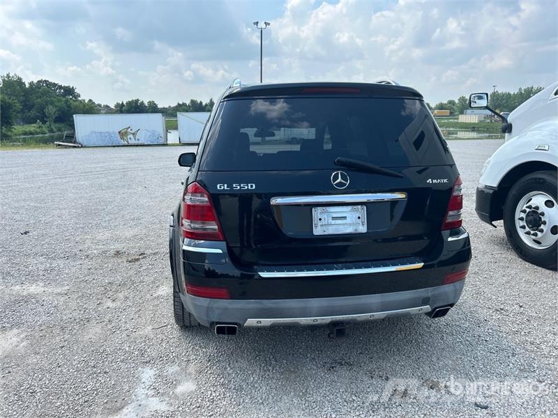 Mercedes-Benz GL 550 4WD SUV Automašīnas