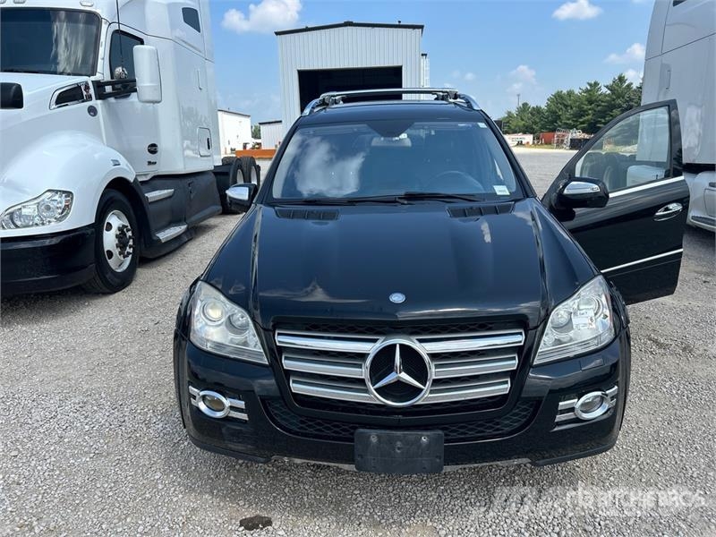 Mercedes-Benz GL 550 4WD SUV Automašīnas