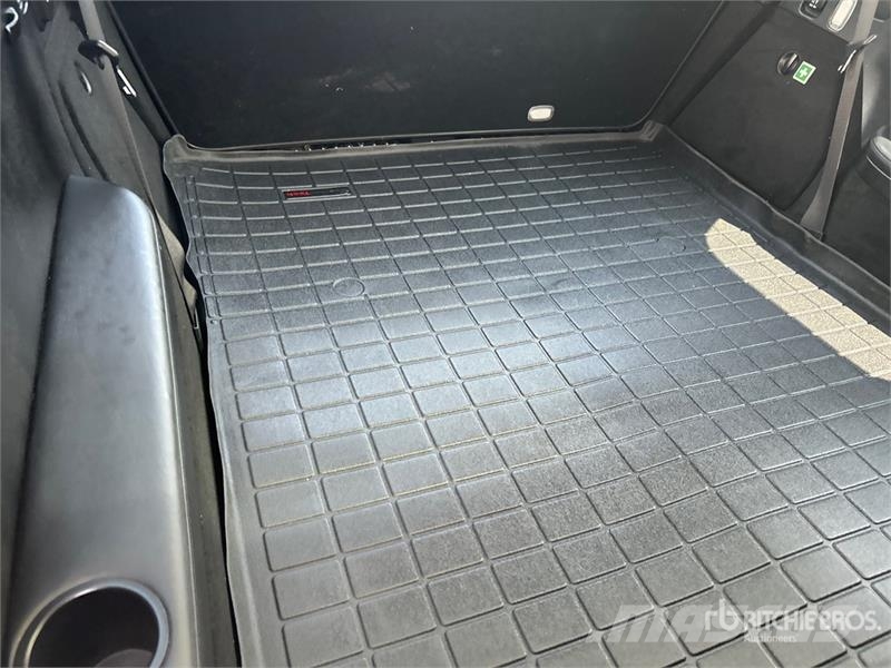 Mercedes-Benz GL550 4WD SUV Automobili