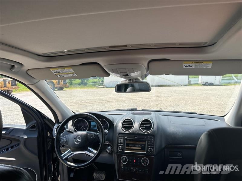 Mercedes-Benz GL550 4WD SUV Automobili