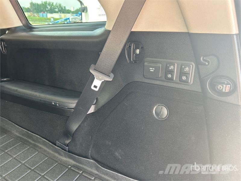 Mercedes-Benz GL550 4WD SUV Automobili