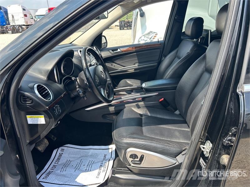 Mercedes-Benz GL550 4WD SUV Automobili