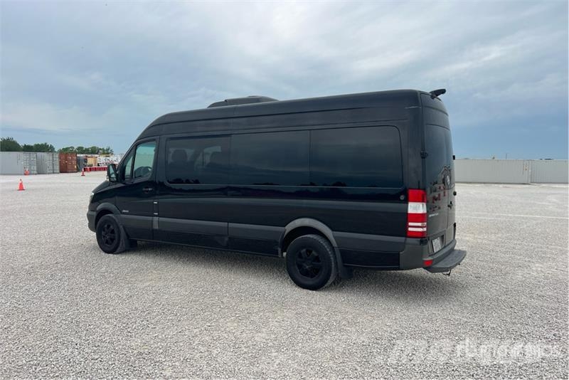 Mercedes-Benz Sprinter 2500 14 Passenger Van Panel vanlar