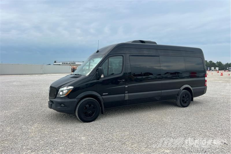 Mercedes-Benz Sprinter 2500 14 Passenger Van Panel vanlar