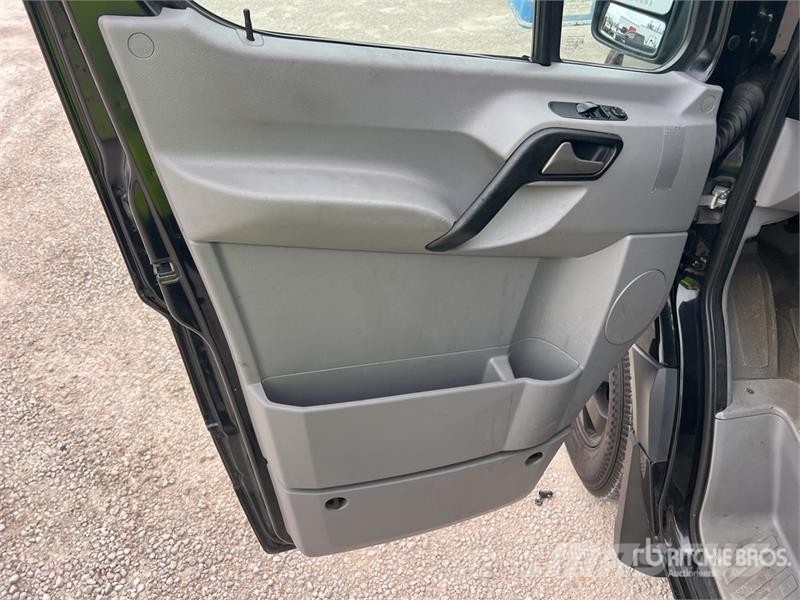 Mercedes-Benz Sprinter 2500 14 Passenger Van Panel vanlar