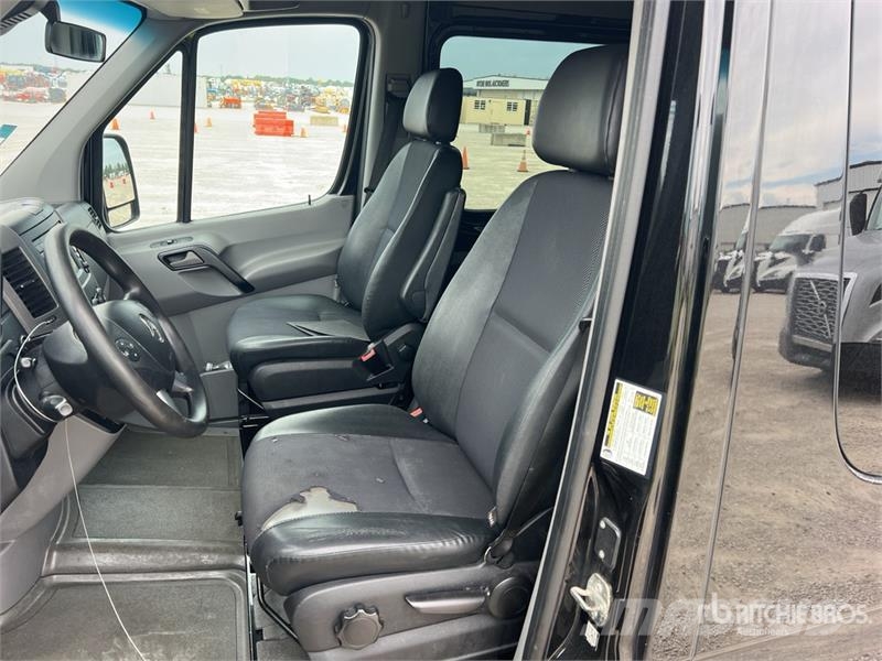 Mercedes-Benz Sprinter 2500 14 Passenger Van Panel vanlar