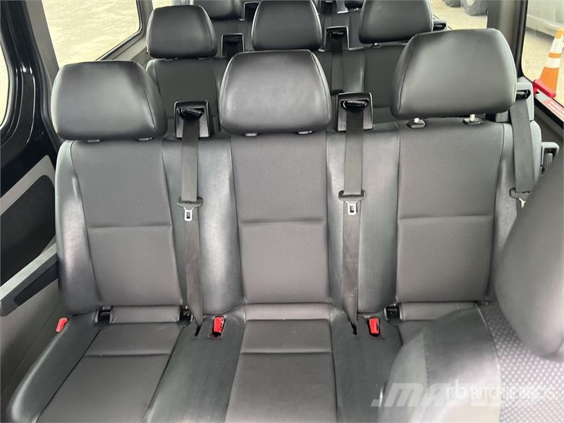 Mercedes-Benz Sprinter 2500 14 Passenger Van Panel vanlar