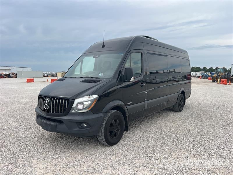 Mercedes-Benz Sprinter 2500 14 Passenger Van Panel vanlar
