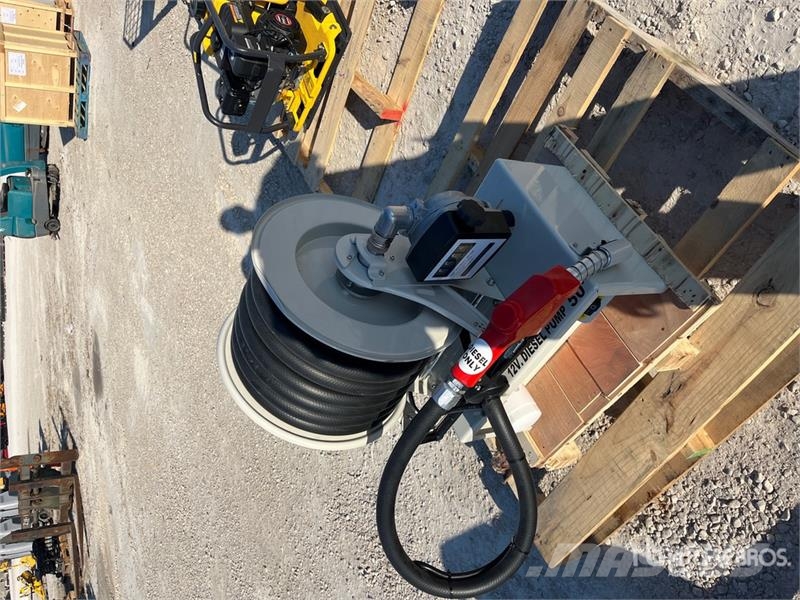  Metered 50 ft Diesel Fuel Reel with HD 12v Pump (U معدات البناء - غير ذلك