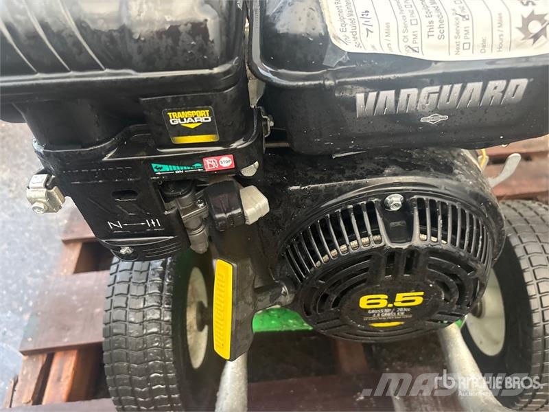 MI-T-M CA-2703-1SMV Pressure Washer Visokotlačni čistilci za domačo uporabo
