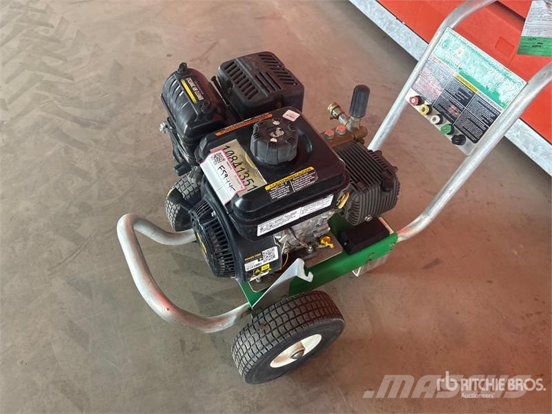 MI-T-M CA-2703-1SMV Pressure Washer 低圧洗浄器