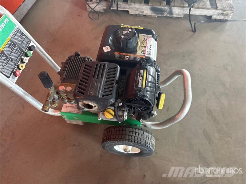 MI-T-M CA-2703-1SMV Pressure Washer 低圧洗浄器