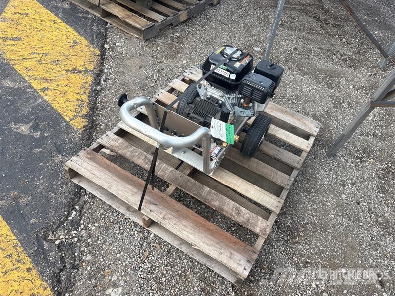 MI-T-M CA24031MMH Pressure Washer Nettoyeur basse pression
