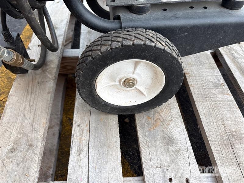 MI-T-M CM-1400-0MEC Pressure Washer Visokotlačni čistilci za domačo uporabo