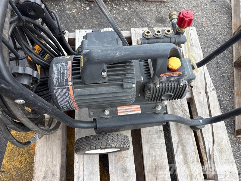 MI-T-M CM-1400-0MEC Pressure Washer Visokotlačni čistilci za domačo uporabo