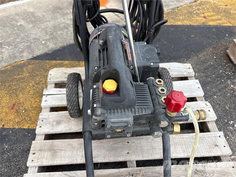 MI-T-M CM-1400-0MEC Pressure Washer Visokotlačni čistilci za domačo uporabo