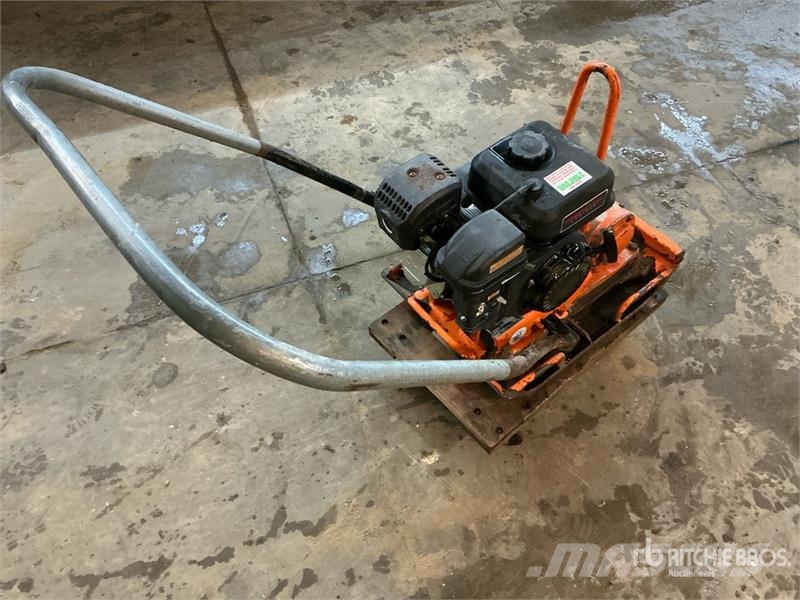 Mikasa MVC-77 Vibratory Plate Compactor 夯實機(夯土機)