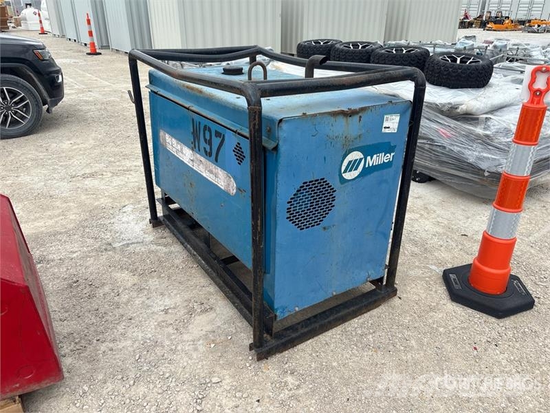 Miller Big Blue 400D Skid-Mounted Engine Driven Welder Soldadoras