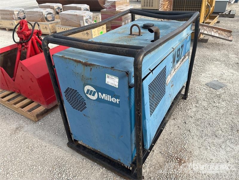 Miller Big Blue 400D Skid-Mounted Engine Driven Welder Soldadoras