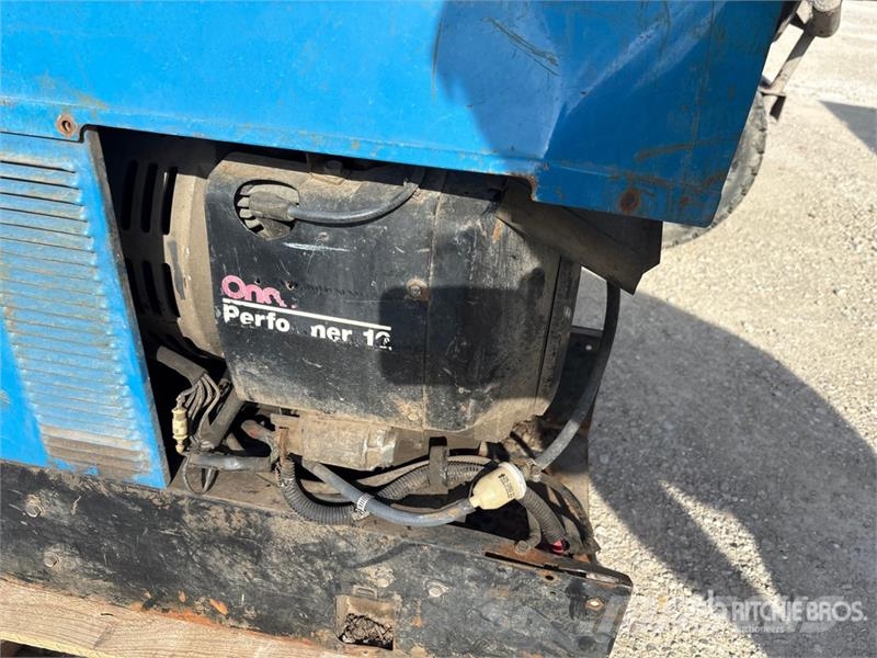 Miller Bobcat 225 Multi-Process Engine Driven Welder Soldadoras