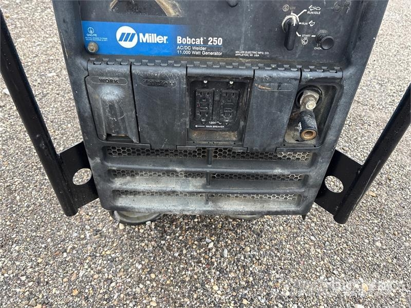 Miller Bobcat 250 250 A Mobile Multi-Process Engine Drive Heggesztő berendezések