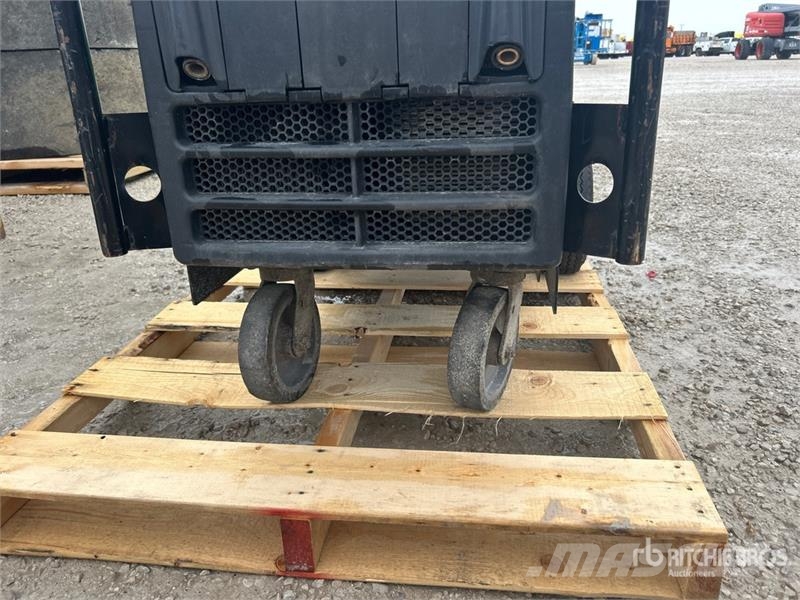 Miller Bobcat 250 250 A Mobile Multi-Process Engine Drive Varilni instrumenti