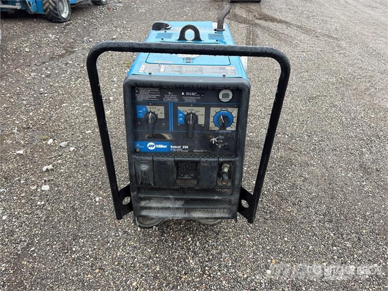 Miller Bobcat 250 250 A Mobile Multi-Process Engine Drive Heggesztő berendezések