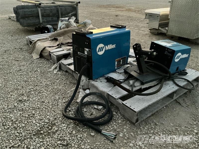 Miller Electric XMT304 300 A Mobile Multi-Process Electri Schweissgeräte