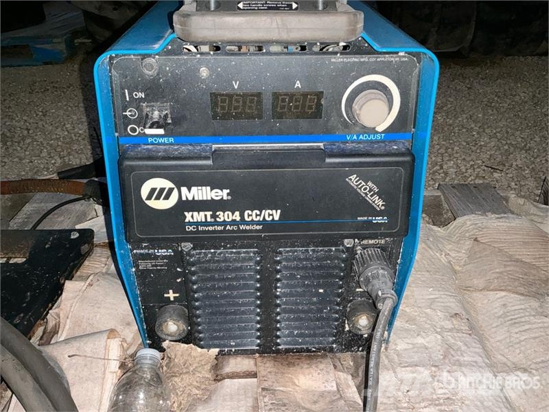 Miller Electric XMT304 300 A Mobile Multi-Process Electri Schweissgeräte
