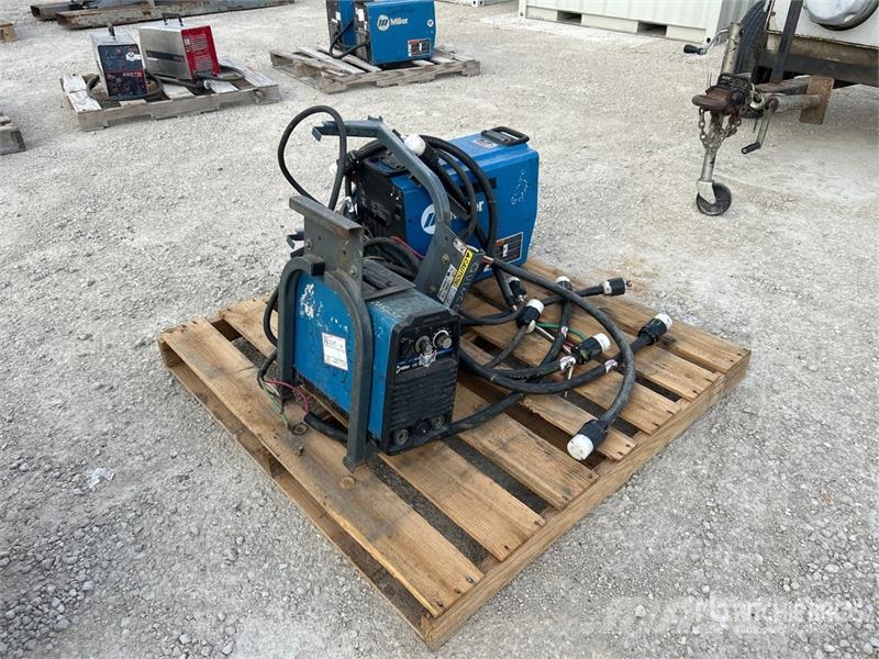 Miller of (2) Miller CST280 280 A Multi-Process Engine Dr Poste à souder