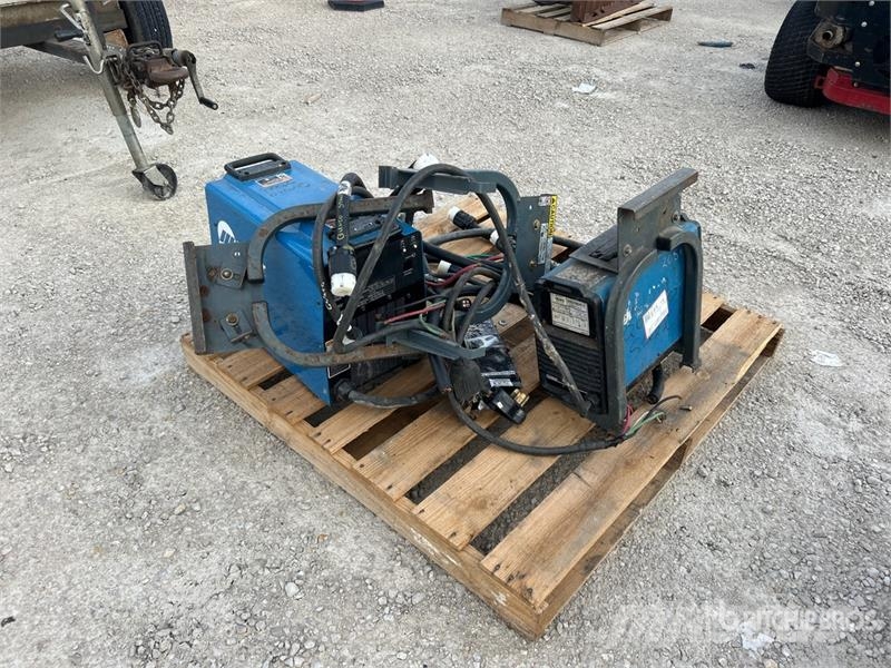 Miller of (2) Miller CST280 280 A Multi-Process Engine Dr Poste à souder