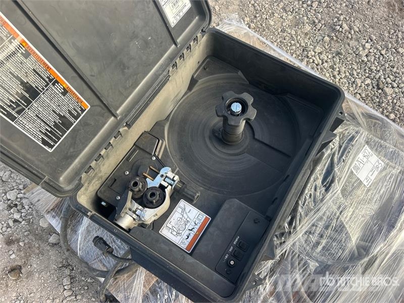 Miller of (2) Miller SuitCase 12RC Electric Welder Máquinas de soldar