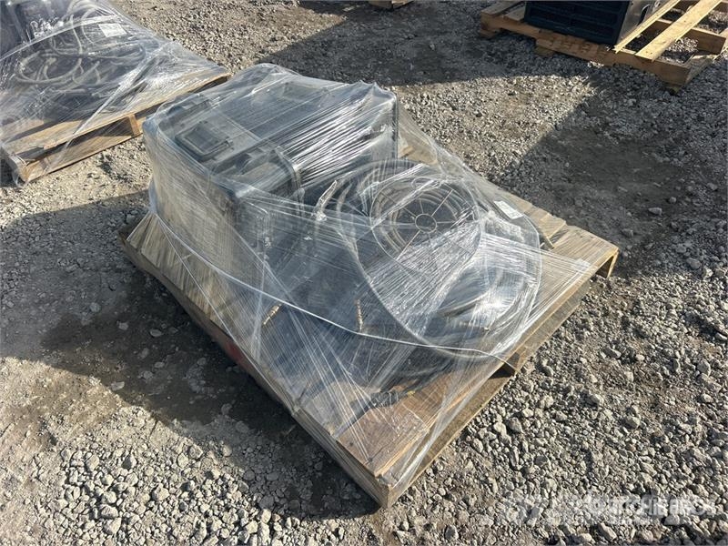 Miller of (2) Miller SuitCase 12RC Electric Welder Máquinas de soldar