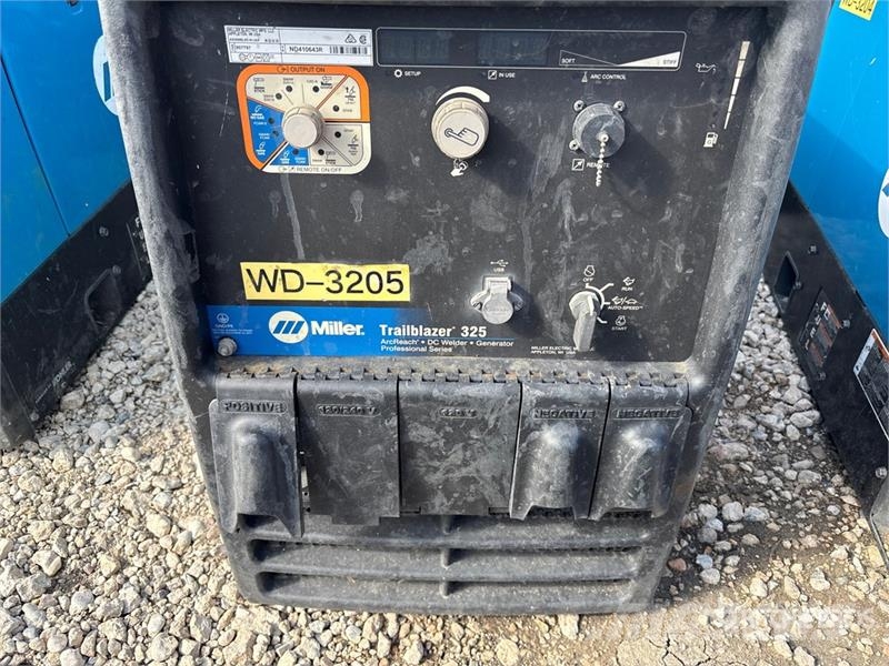 Miller Trailblazer 325 Engine Driven Welder Schweissgeräte