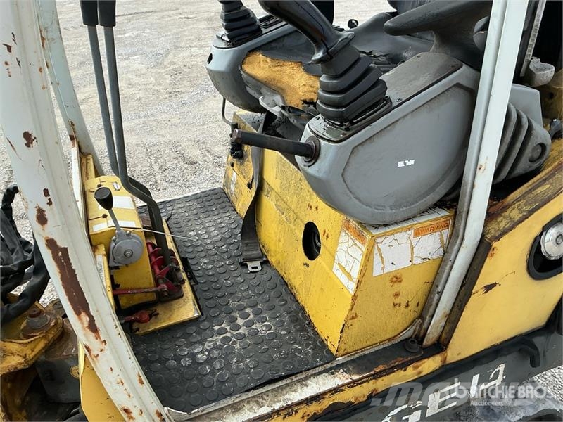 Mini Excavator (Inoperable) Mini bageri <7t