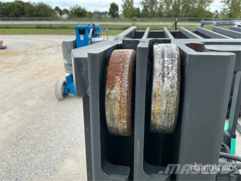 Mitsubishi FG25N 5000 lb Pneumatic Tire Forklift Kahveltõstukid - muud