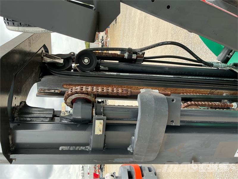 Mitsubishi FG25N 5000 lb Pneumatic Tire Forklift Kahveltõstukid - muud