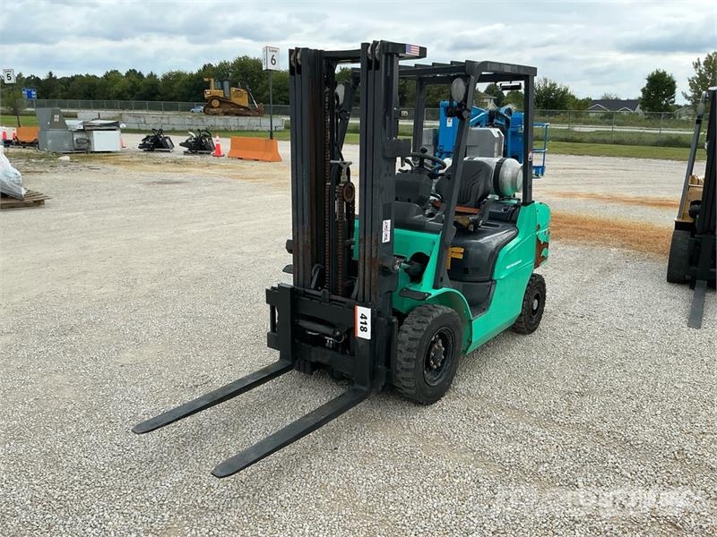 Mitsubishi FG25N 5000 lb Pneumatic Tire Forklift Kahveltõstukid - muud