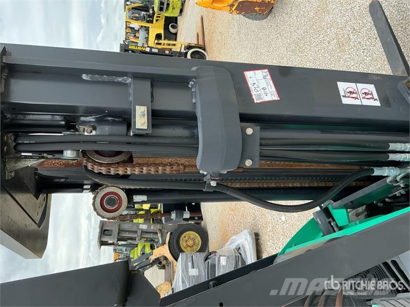 Mitsubishi FG25N 5000 lb Pneumatic Tire Forklift Kahveltõstukid - muud