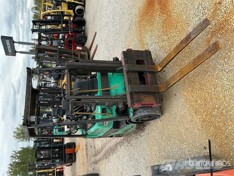 Mitsubishi FGC20K1 3700 lb Pneumatic Tire Forklift Iné