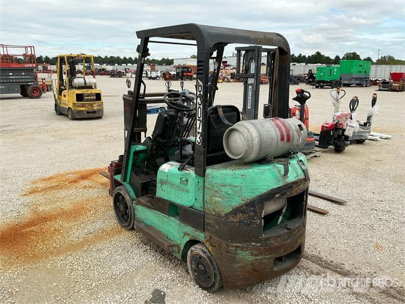 Mitsubishi FGC20K1 3700 lb Pneumatic Tire Forklift Iné