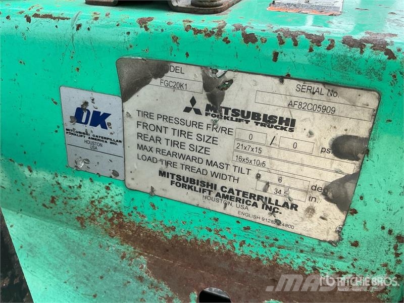 Mitsubishi FGC20K1 3700 lb Pneumatic Tire Forklift Iné