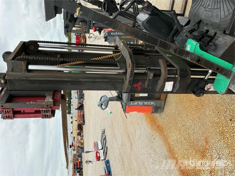 Mitsubishi FGC20K1 3700 lb Pneumatic Tire Forklift Iné