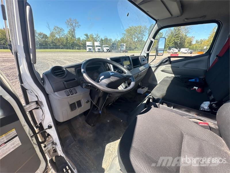 Mitsubishi Fuso 4x2 Van Truck Skapbiler
