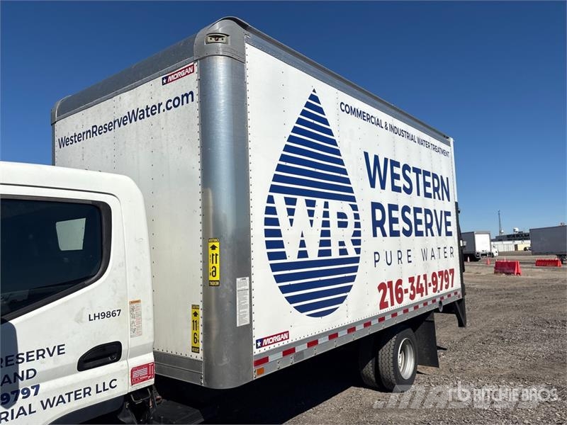 Mitsubishi Fuso 4x2 Van Truck Skapbiler