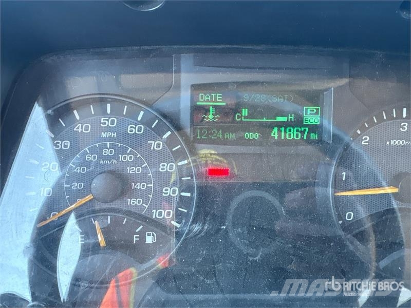 Mitsubishi Fuso 4x2 Van Truck Skapbiler